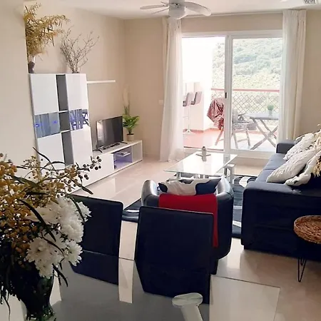 Nueva By Jc Homes 公寓